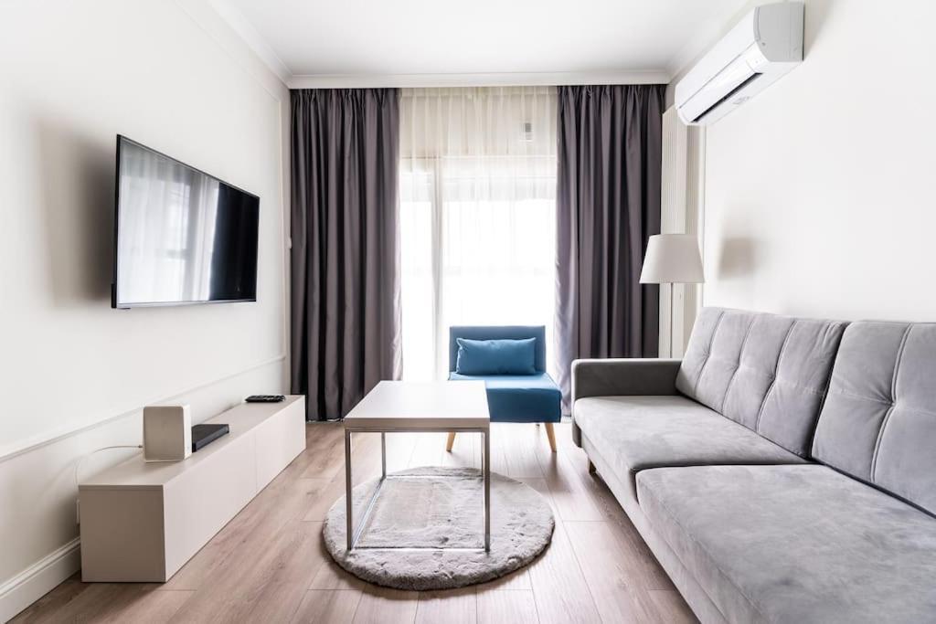 Chic & Luxury Apartment By Mennica Residence Варшава Екстер'єр фото